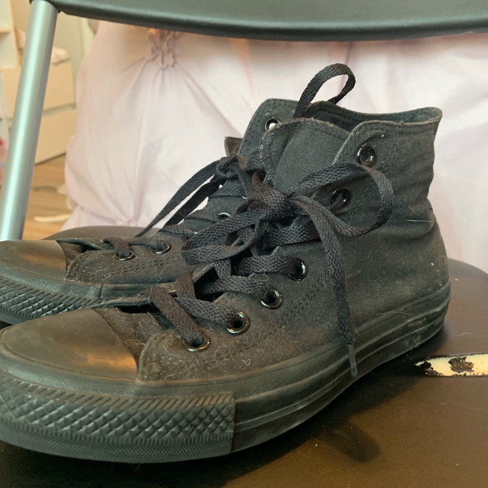 SALE converse high tops size 8